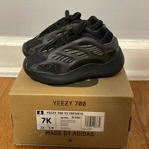 Toddler Yeezy 700 V3 “Alvah” Size 7c